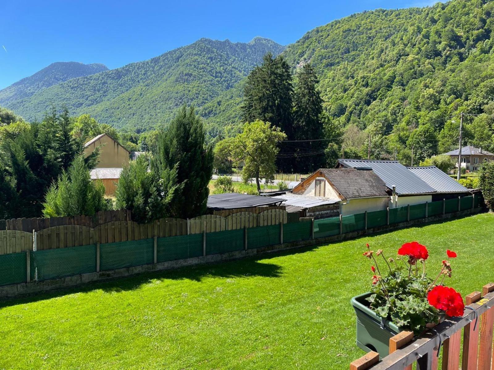 Mountain View 2 Bedroom Apartment Saint Beat Lez Exterior foto